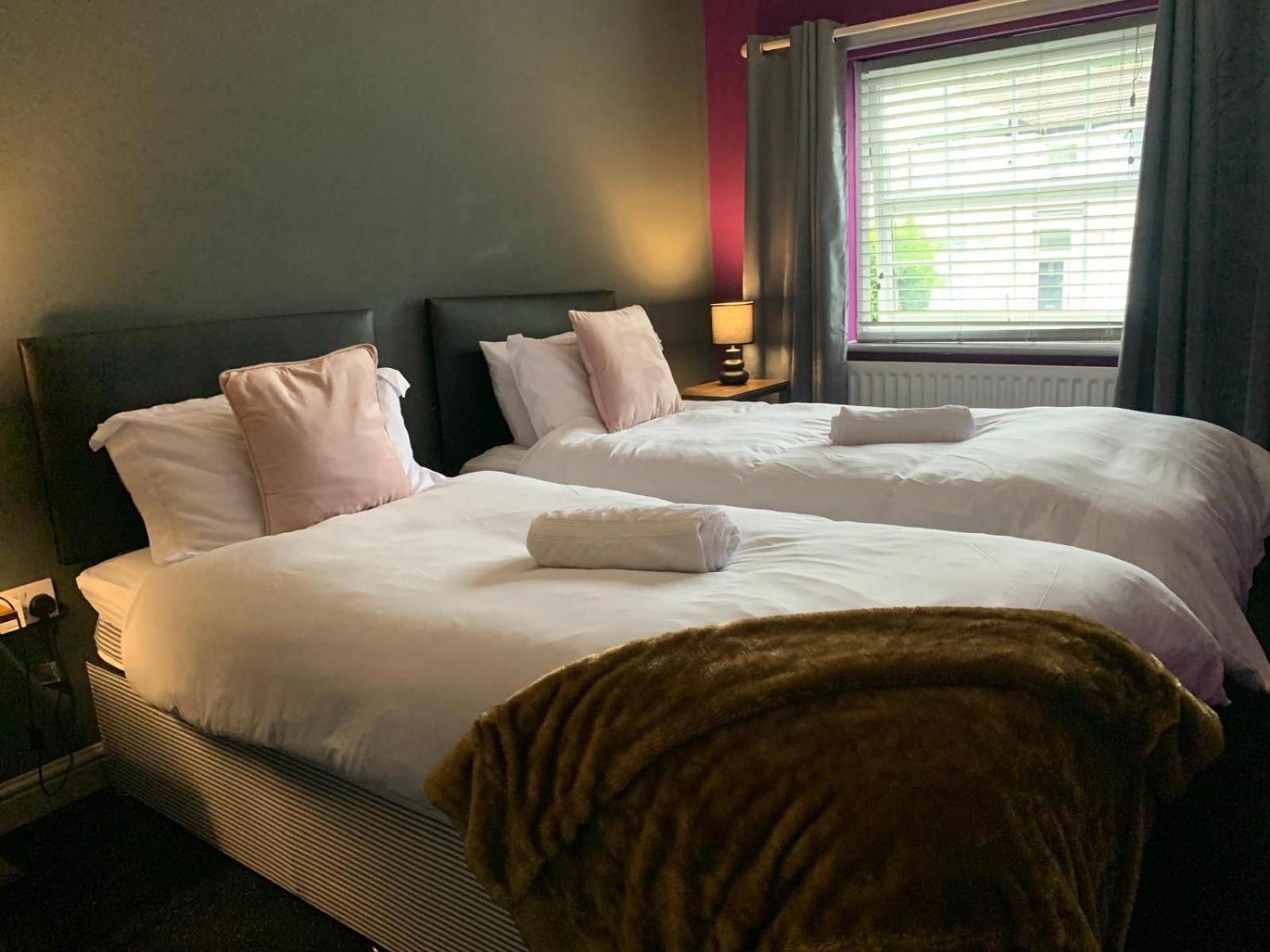 Liverpool City Centre Apartment Sleeps 4, Free Parking ภายนอก รูปภาพ